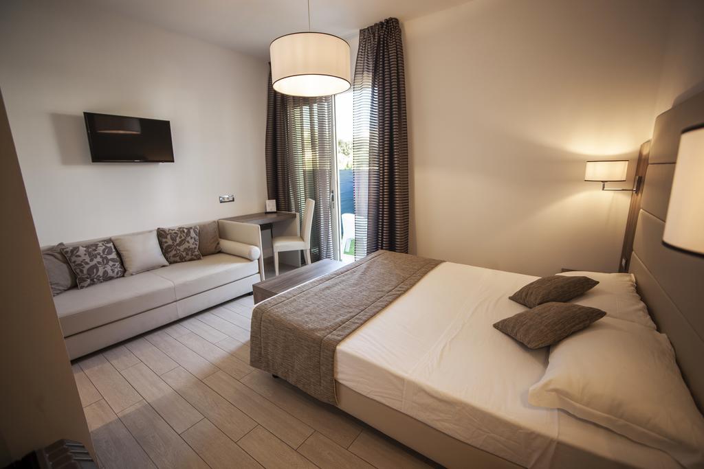 Triple Room with Garden View - Ground Floor - Beach Access,1615390218:JPEG